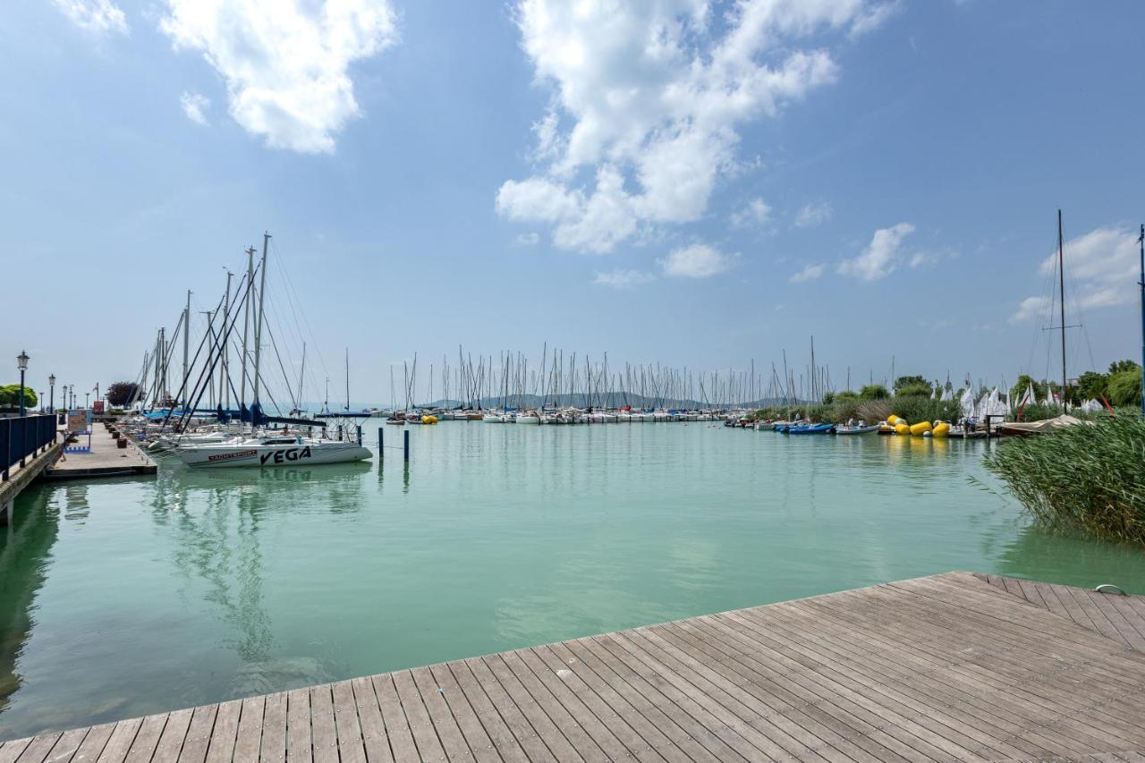 Berkenye Vendeghaz Hotel Balatonfured Exterior photo